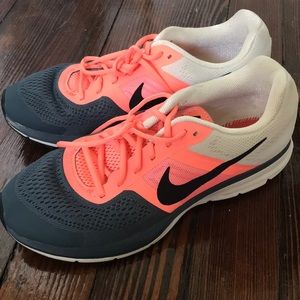 Size 12 Nike women’s shoes